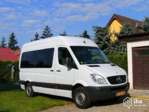 Tout Savoir Sur la Location de Minibus de Luxe Avec Chauffeur